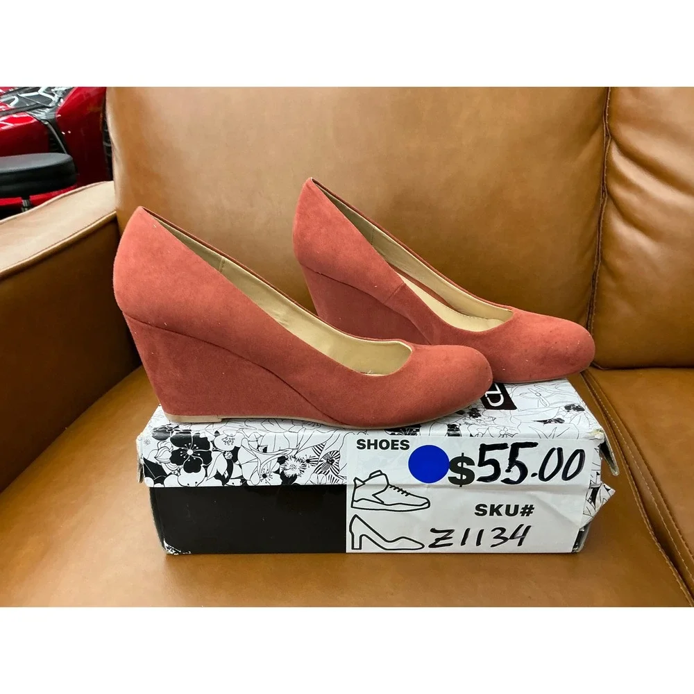 CL by Laundry Nima Wedge Pump Womens 7.5 Rust  Faux Suede Almond Toe